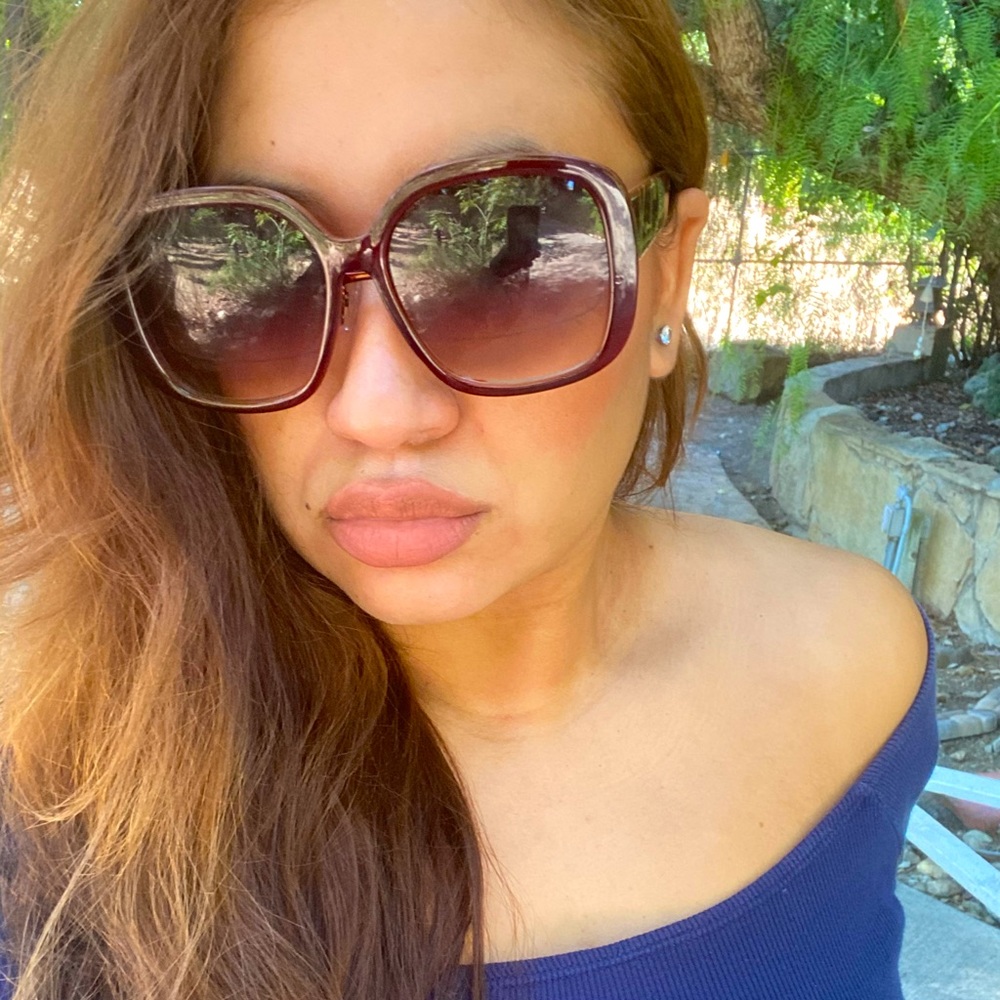 Meet your Posher, Aida